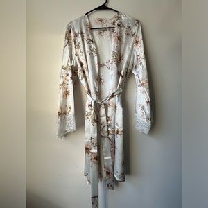 Women’s Floral Bathrobe (M)